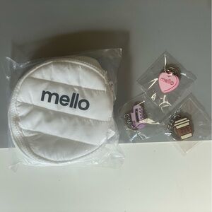 Mello Travel Bag & 3 Decorative Keychain Charms - New in Packaging
